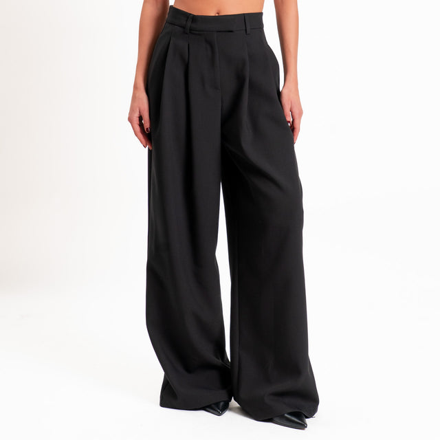 Tensione in-Pantalone wide leg con pinces - nero