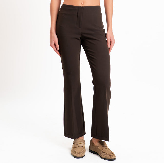 Tensione in-Pantalone flare cut elasticizzato - moro