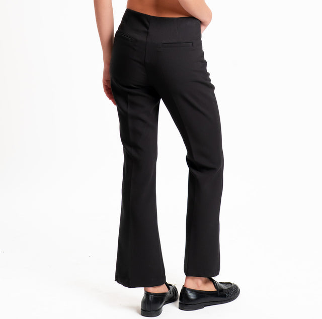 Tensione in-Pantalone flare cut elasticizzato - nero