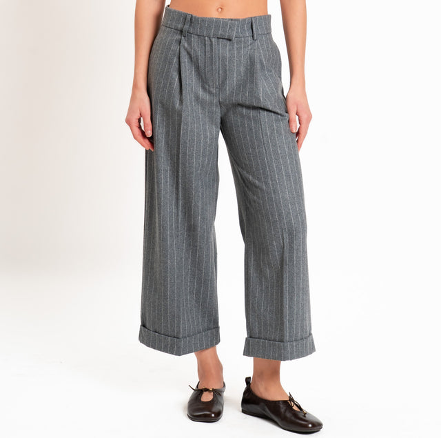 Tensione in-Pantalone gessato in flanella con risvolto - grigio
