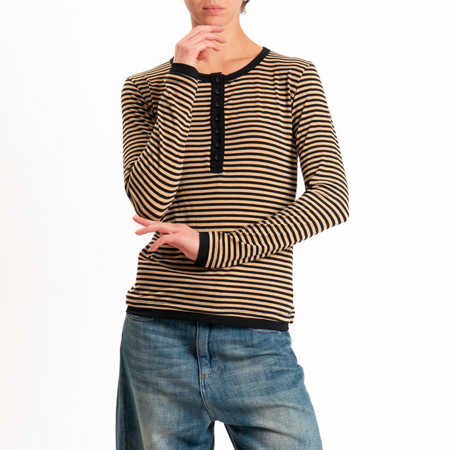 Tensione in-Maglia serafino righe in jersey - beige/nero