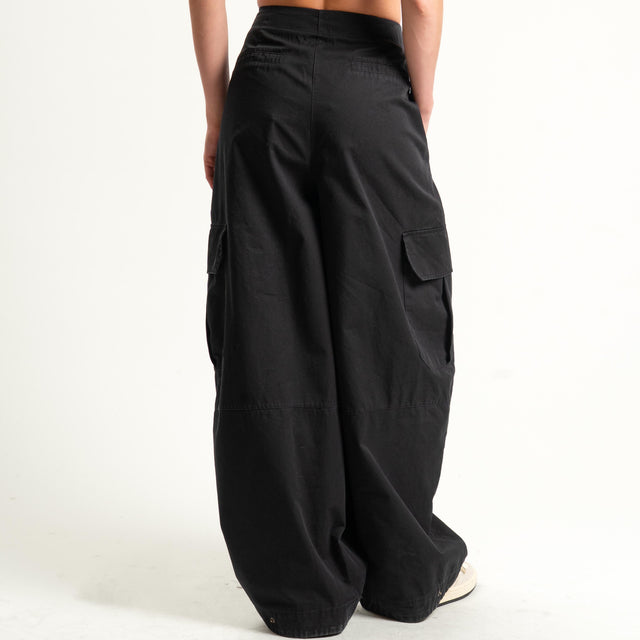 Tensione in-Pantalone cargo wide leg - nero