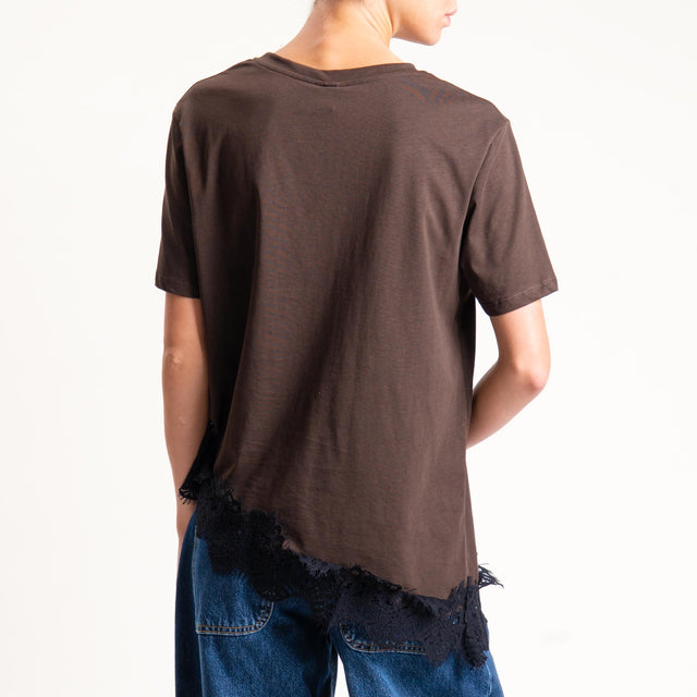 Tensione in- T-shirt asimmetrica con pizzo - moro/nero