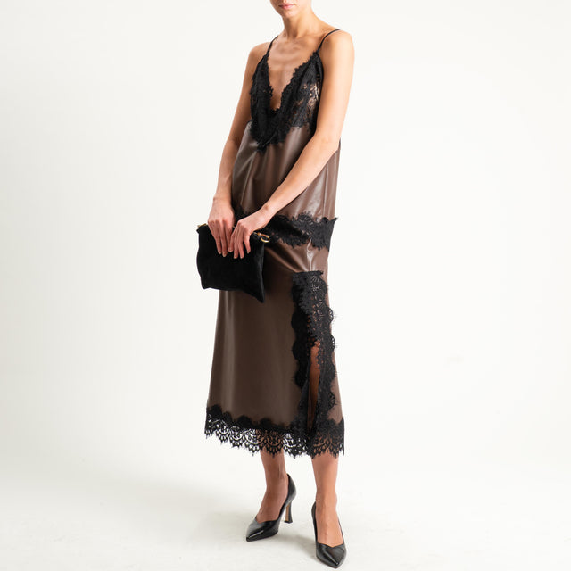 Tensione in- Gonna similpelle con pizzo spacco laterale - moro