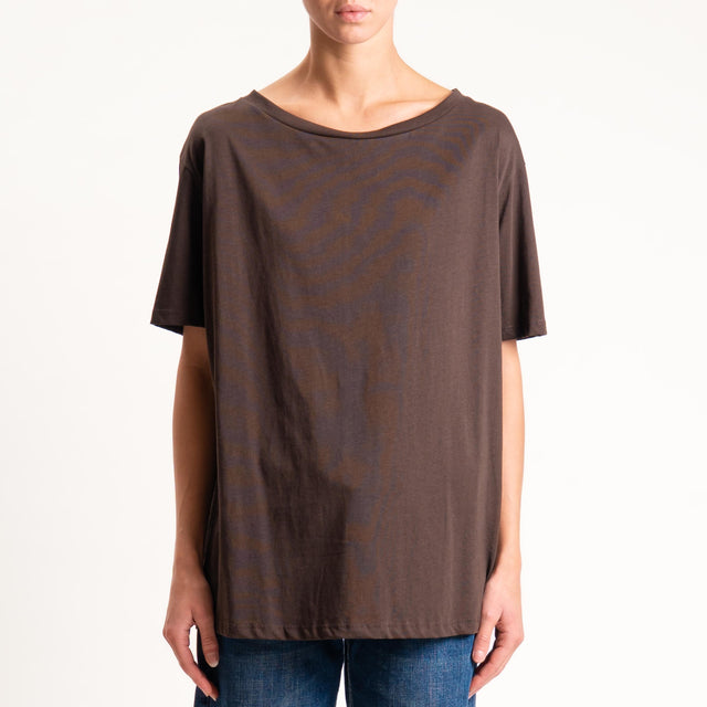 Tensione in- T-shirt over scollo barca - moro