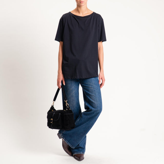 Tensione in- T-shirt over scollo barca - nero
