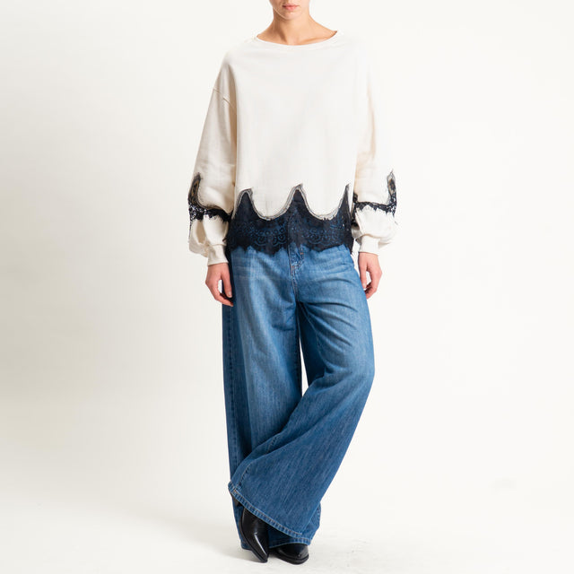 Tensione in- Felpa con pizzo - crema/nero