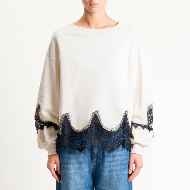 Tensione in- Felpa con pizzo - crema/nero