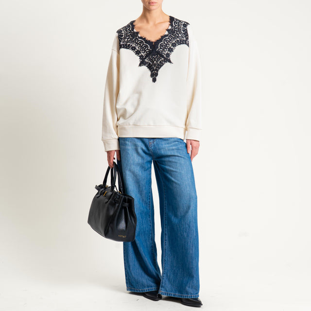 Tensione in-Felpa scollo v con pizzo - crema/nero