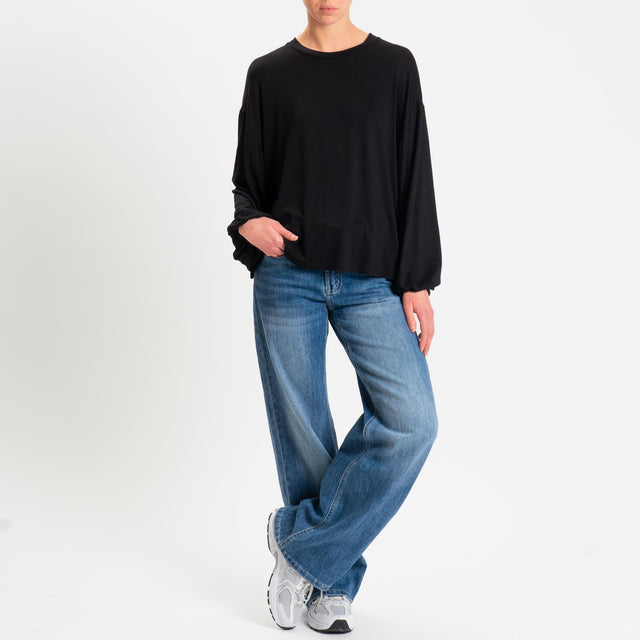 Tensione in-T-shirt in jersey di viscosa elasticizzata manica palloncino - nero