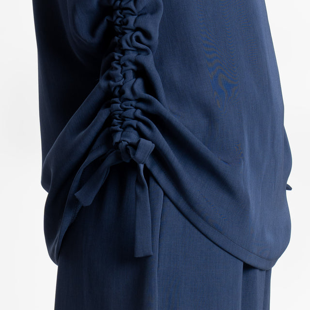 Tensione in-Blusa tessuto fluido con couilisse - blu