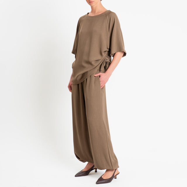 Tensione in-Blusa tessuto fluido con couilisse - tabacco