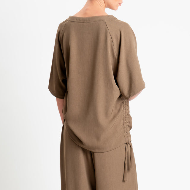 Tensione in-Blusa tessuto fluido con couilisse - tabacco