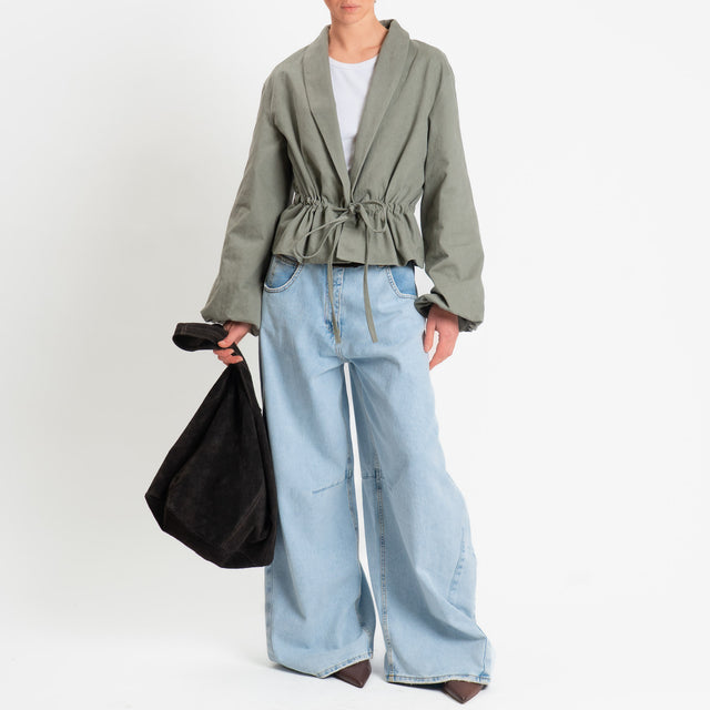 Tensione in-Giacca con coulisse manica ampia - salvia