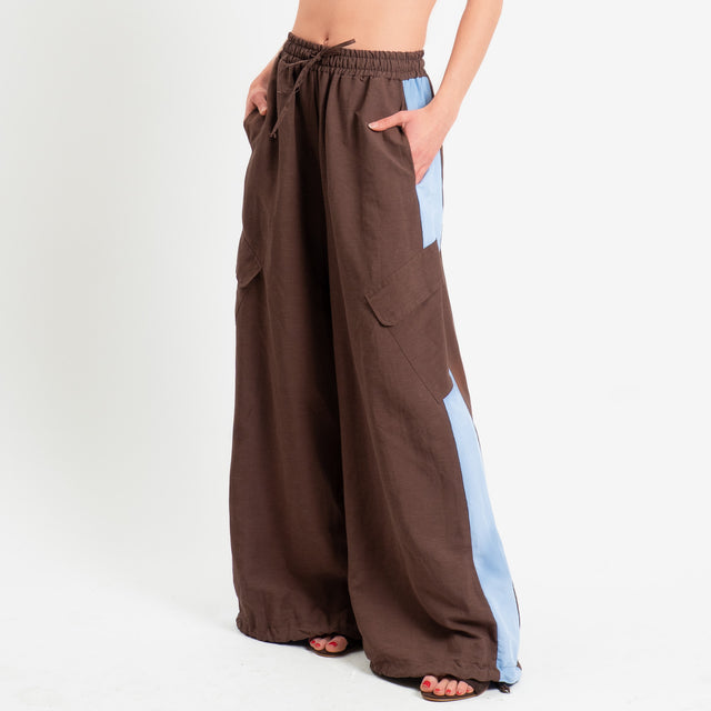 Tensione in-Pantalone cargo bicolore misto lino - cioccolato/sky