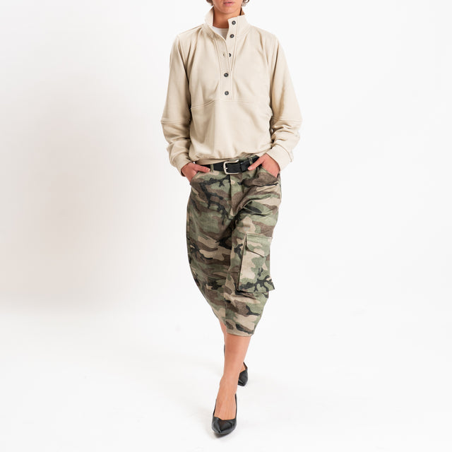 Tensione in-Bermuda cargo camouflage - militare/beige/nero