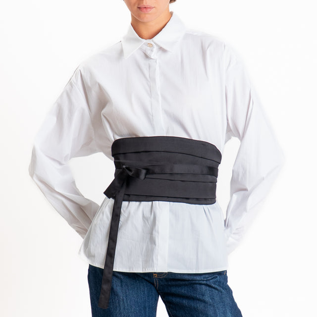Tensione in-Camicia con cintura - bianco/nero