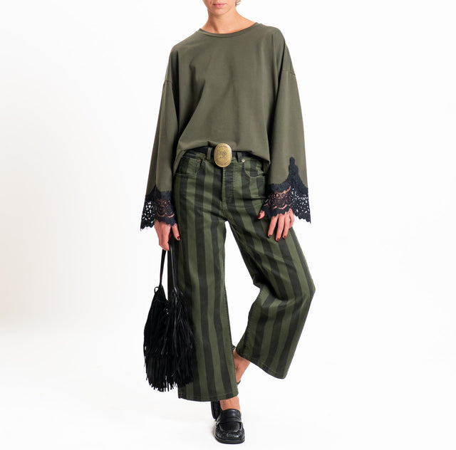Tensione in-T-shirt oversize girocollo con maniche - militare/nero