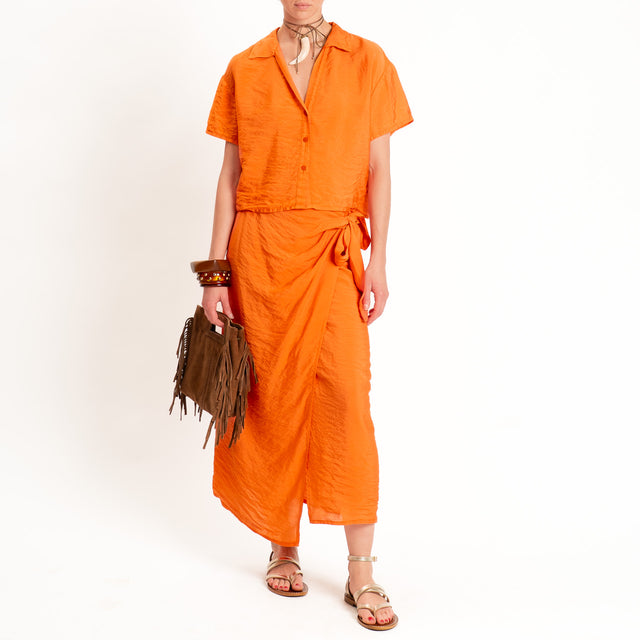 Tensione in-Camicia crop goffrata - arancio