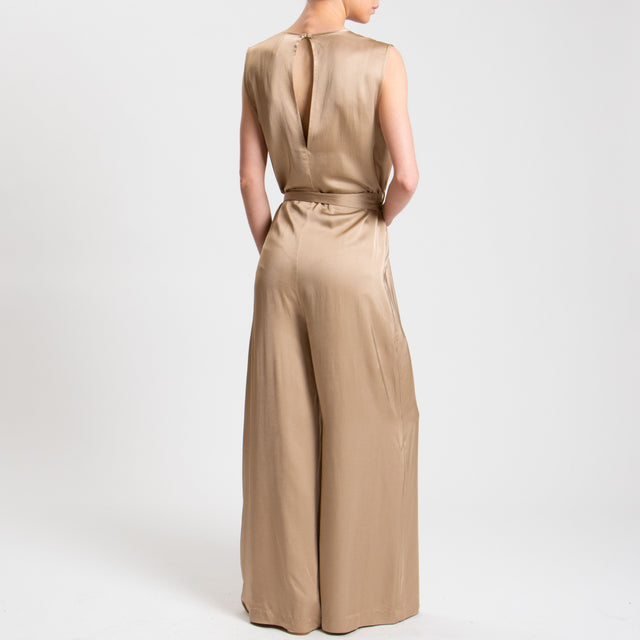 Tensione in-Tuta scollo v in satin - biscotto