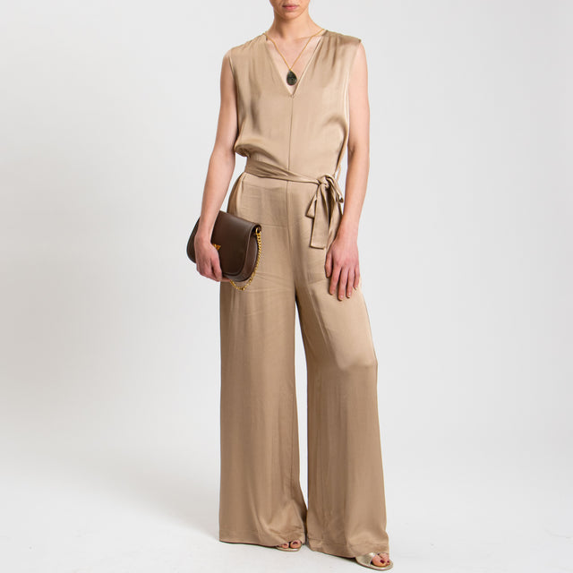 Tensione in-Tuta scollo v in satin - biscotto