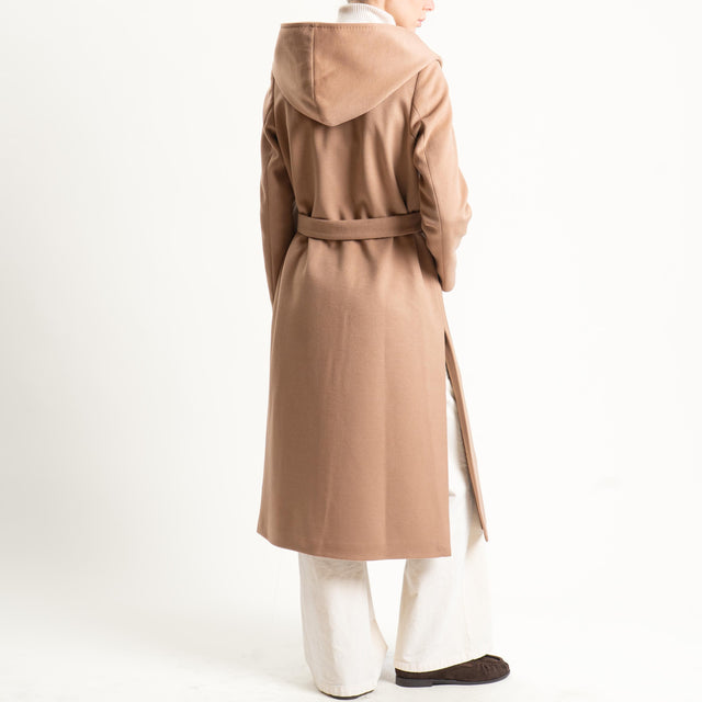 Tensione in-Cappotto doppiopetto con cappuccio - cammello