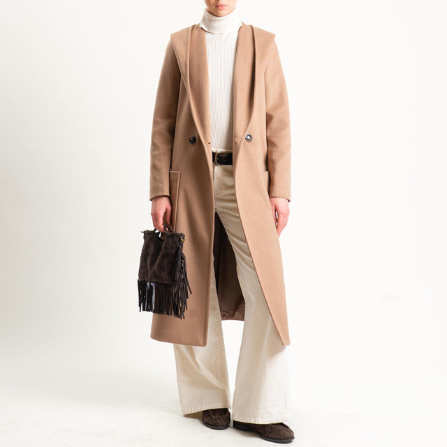 Tensione in-Cappotto doppiopetto con cappuccio - cammello