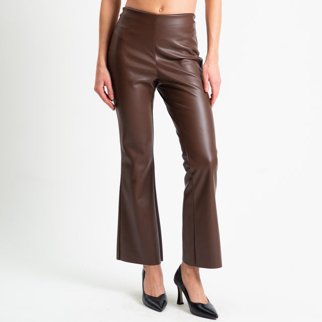 Tensione in-Pantalone similpelle a zampetta - moro