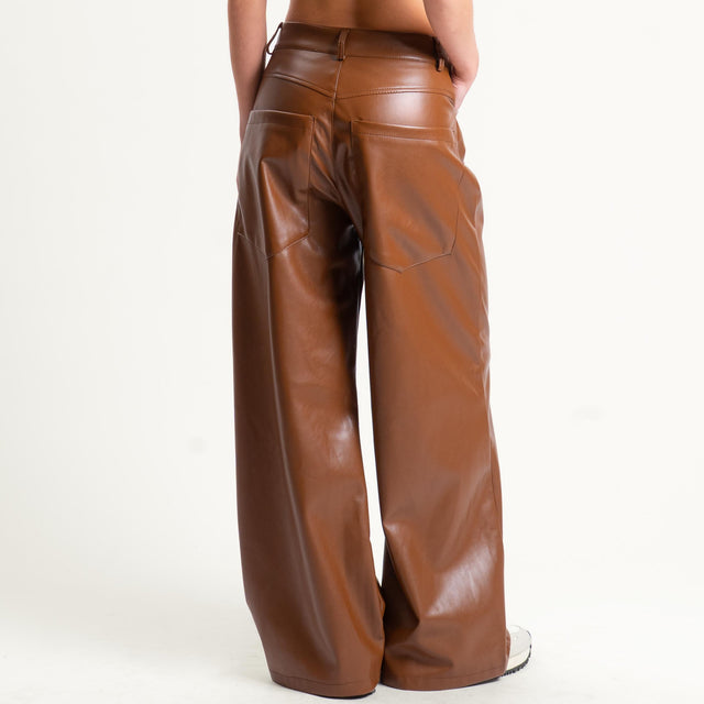 Tensione in-Pantalone GIUSI wide leg similpelle - cuoio