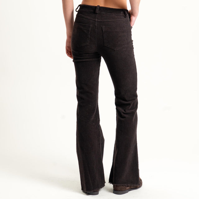 Tensione in-Pantalone bootcut sfrangiato in velluto - moro