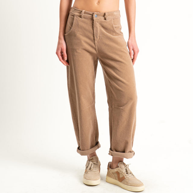 Tensione in-Pantalone velluto millerighe elastico - camel
