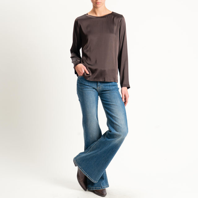 Tensione in-Blusa girocollo in satin elasticizzato - moro