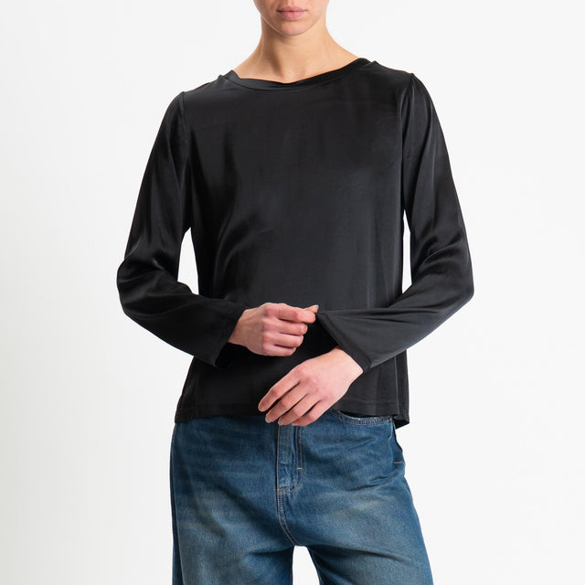Tensione in-Blusa girocollo in satin elasticizzato - Nero
