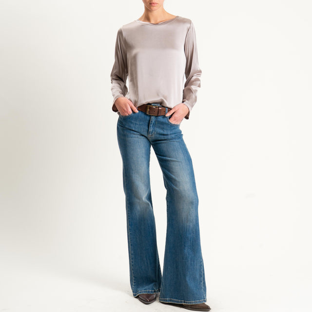 Tensione in-Blusa girocollo in satin elasticizzato - taupe
