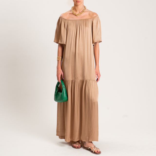Tensione in-Abito satin con balza scollo shiffer - desert