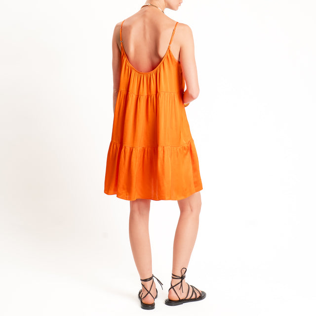 Tensione in-Abito satin con balze bretelle regolabili - arancio