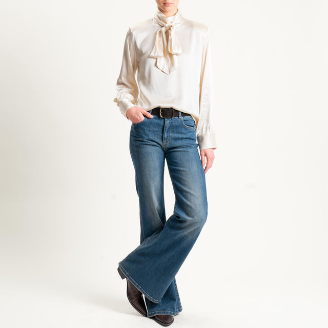 Tensione in-Blusa satin con spalline - panna