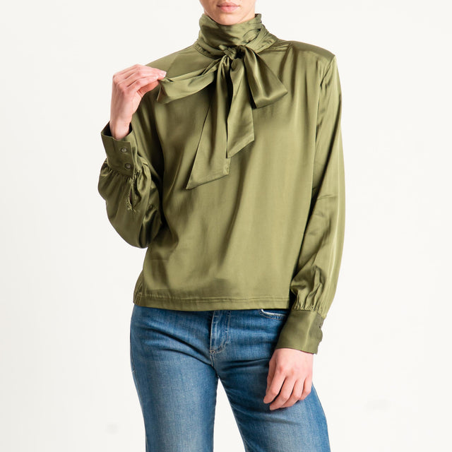 Tensione in-Blusa satin con spalline - militare