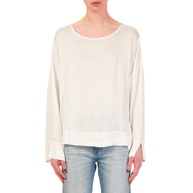 Tensione in-Blusa satin bottone dietro - latte
