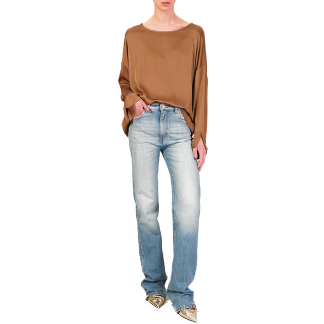 Tensione in-Blusa satin bottone dietro - mandorla