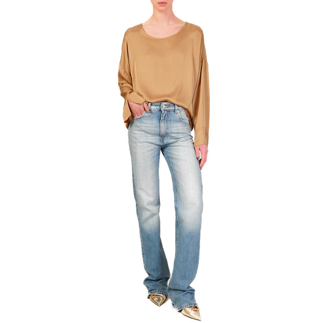 Tensione in-Blusa satin bottone dietro - sabbia