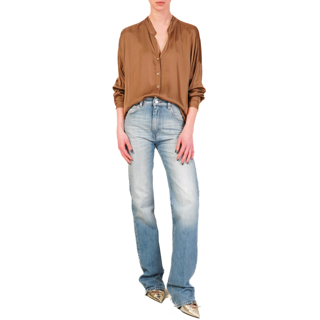 Tensione in-Camicia satin bottoni dorati - mandorla