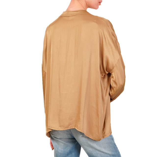 Tensione in-Camicia satin bottoni dorati - sabbia