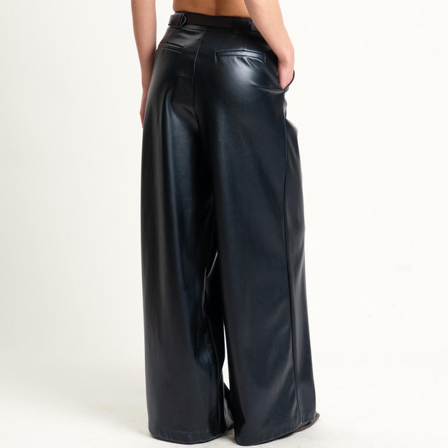 Tensione in-Pantalone similpelle wide leg - nero