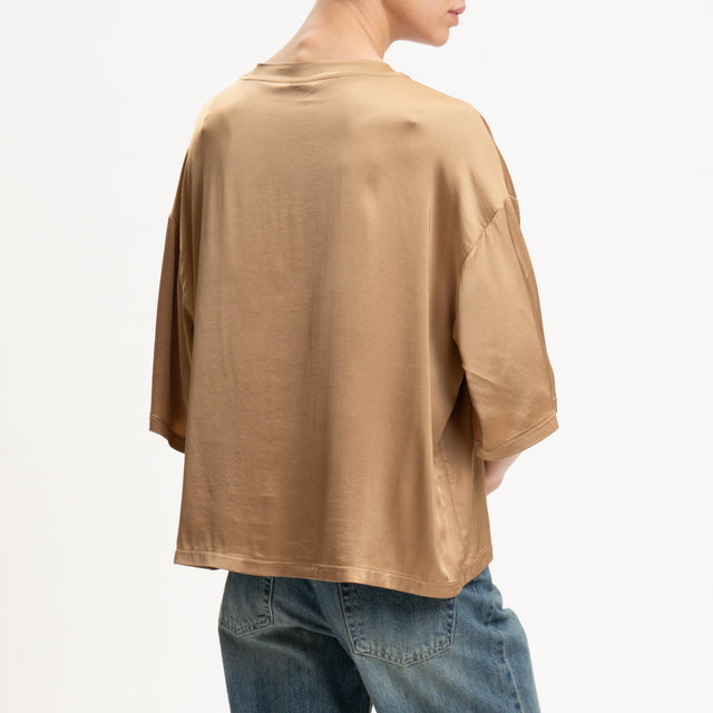 Tensione in-Blusa scatola manica scesa in satin - biscotto