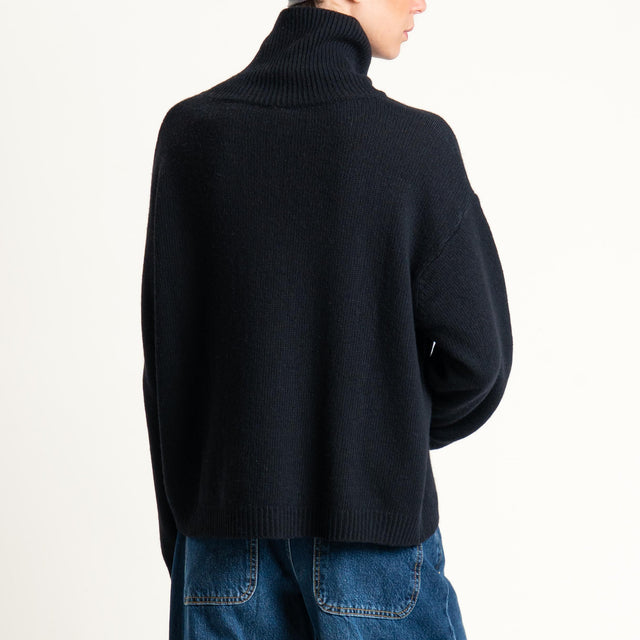 Tensione in-Maglia collo alto con bottoni misto cashmere - nero
