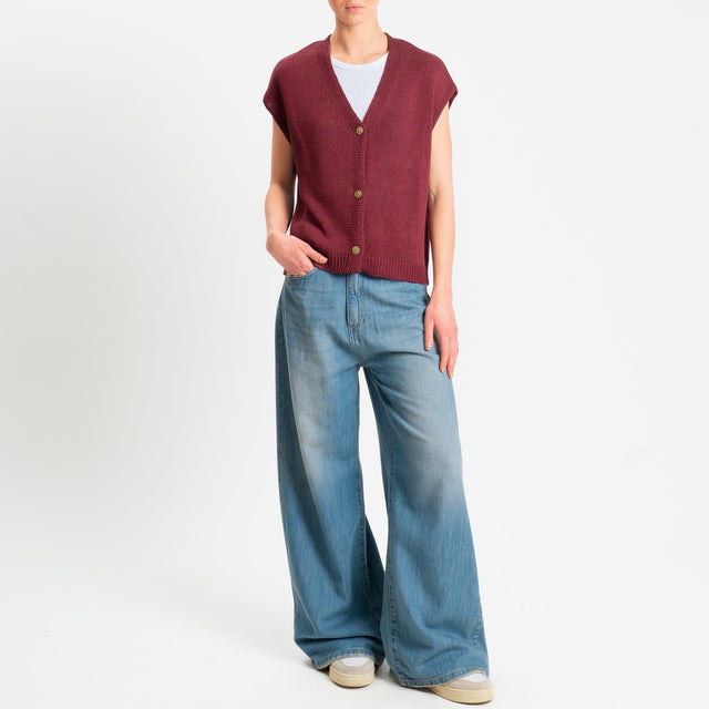 Tensione in-Gilet in maglia tre bottoni - marsala