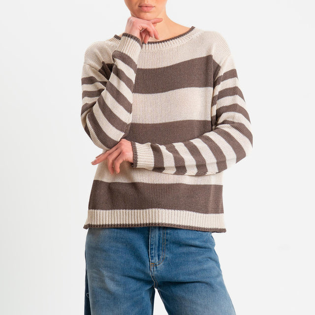Tensione in-Maglia scatola a righe - ecru/moro