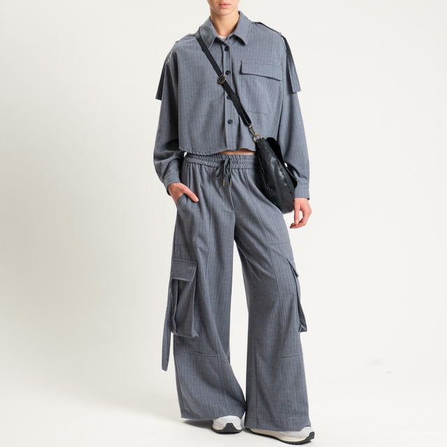 Tensione in- Pantalone cargo gessato - grigio