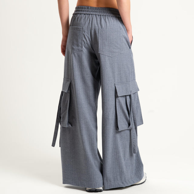 Tensione in- Pantalone cargo gessato - grigio